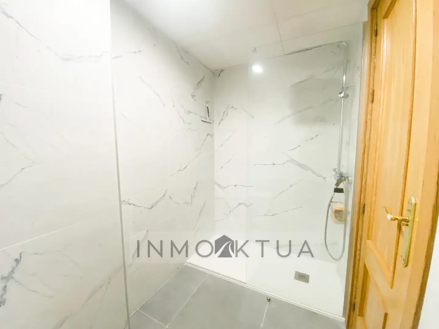 Bathroom of Flat for sale in Jerez de la Frontera  with Air Conditioner, Furnished and Oven