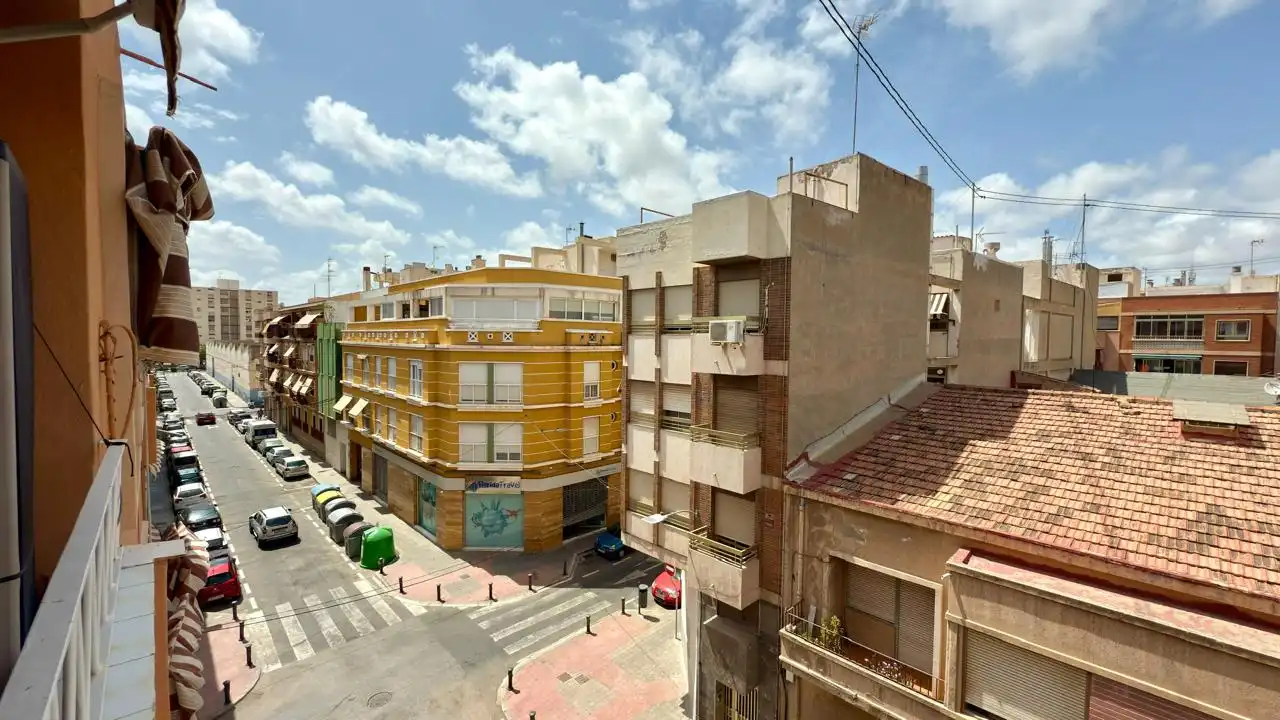 Vista exterior de Pis en venda en Alicante / Alacant amb Aire condicionat, Moblat i Forn