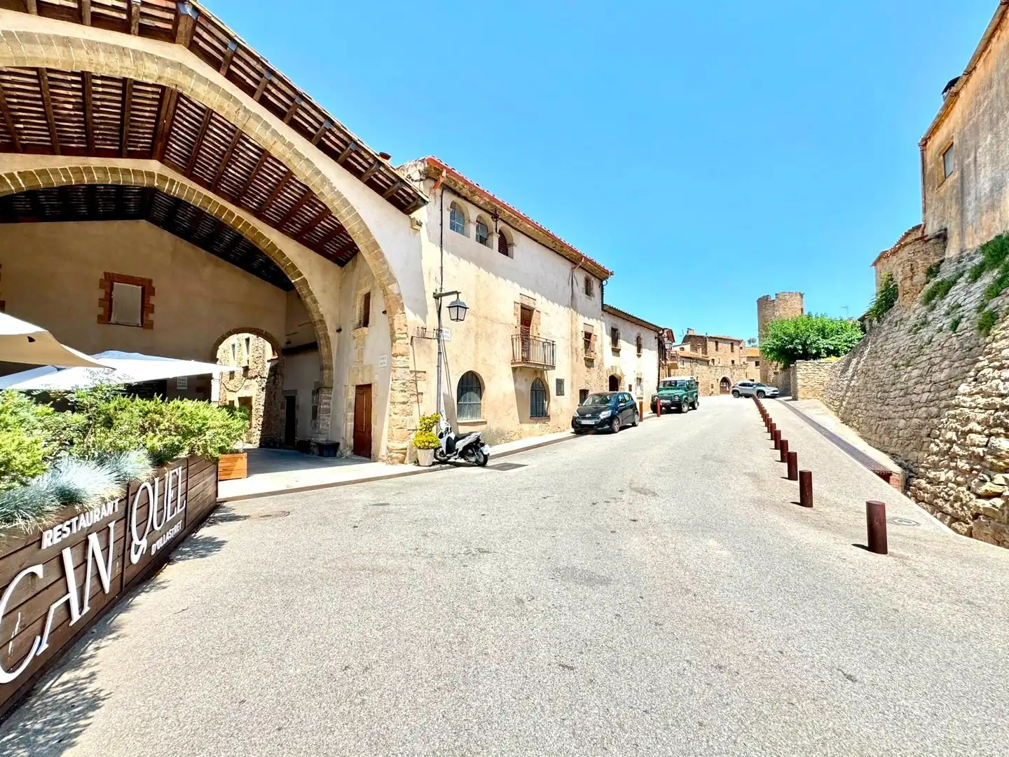 Vista exterior de Casa o xalet en venda en Ullastret amb Aire condicionat, Calefacció i Jardí privat