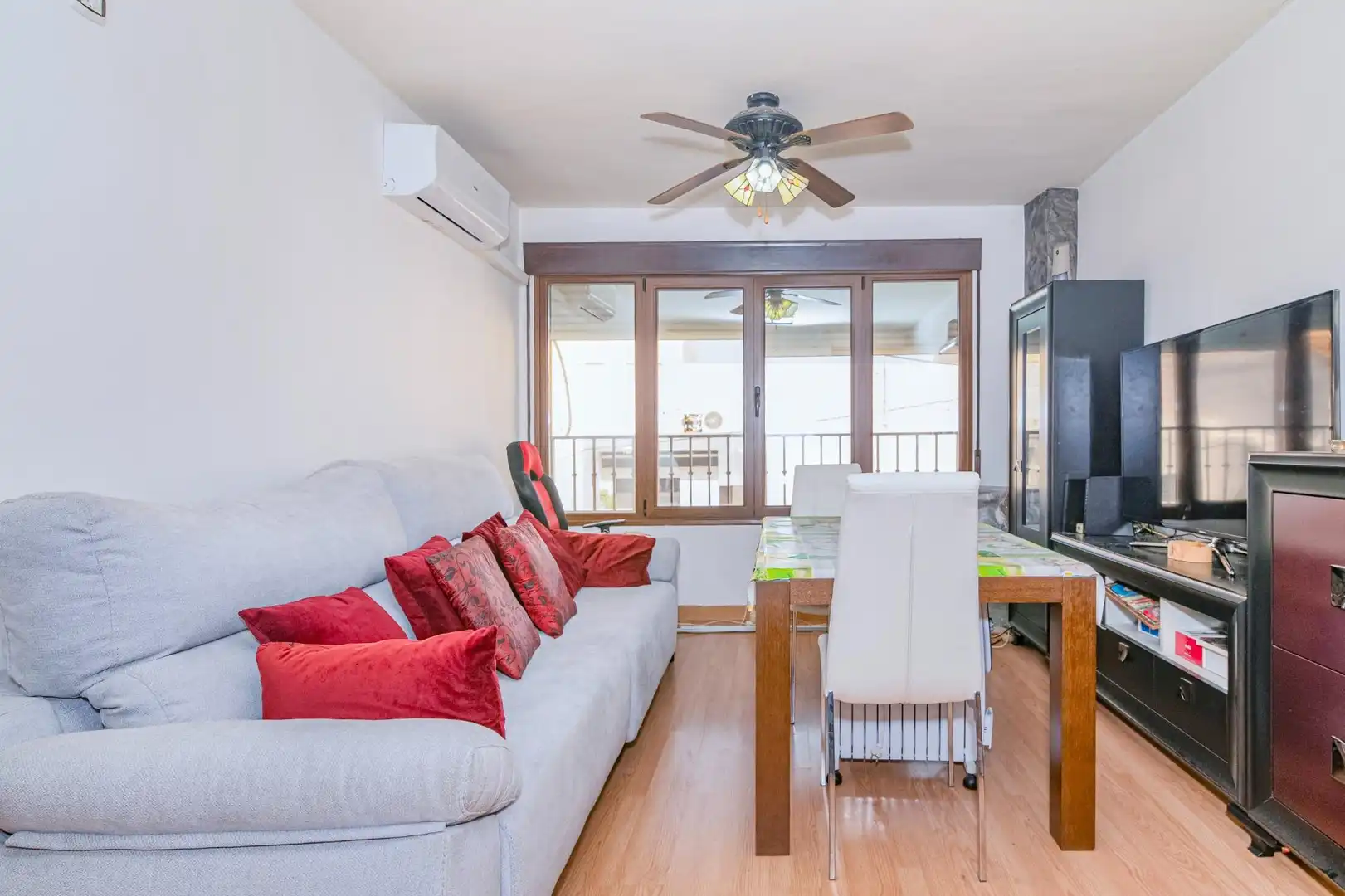 Living room of Flat for sale in La Zubia  with Air Conditioner