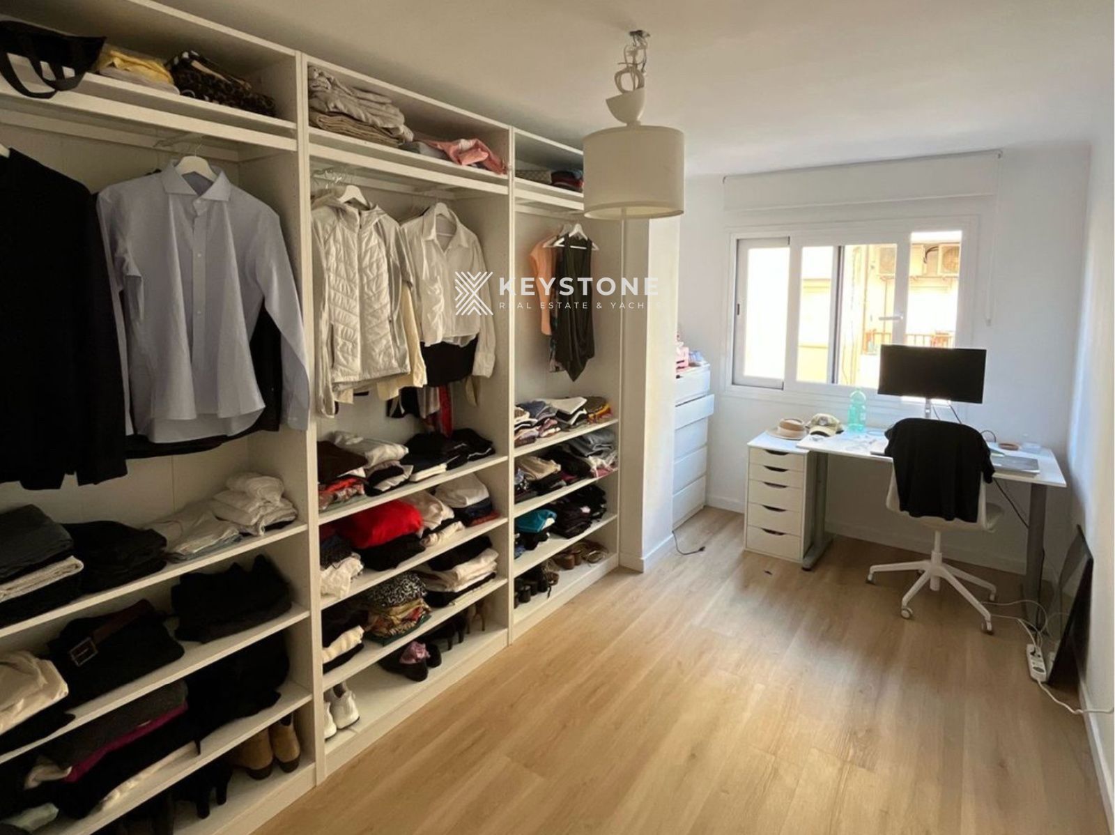 Dormitori de Pis de lloguer en  Palma de Mallorca amb Aire condicionat, Terrassa i Moblat