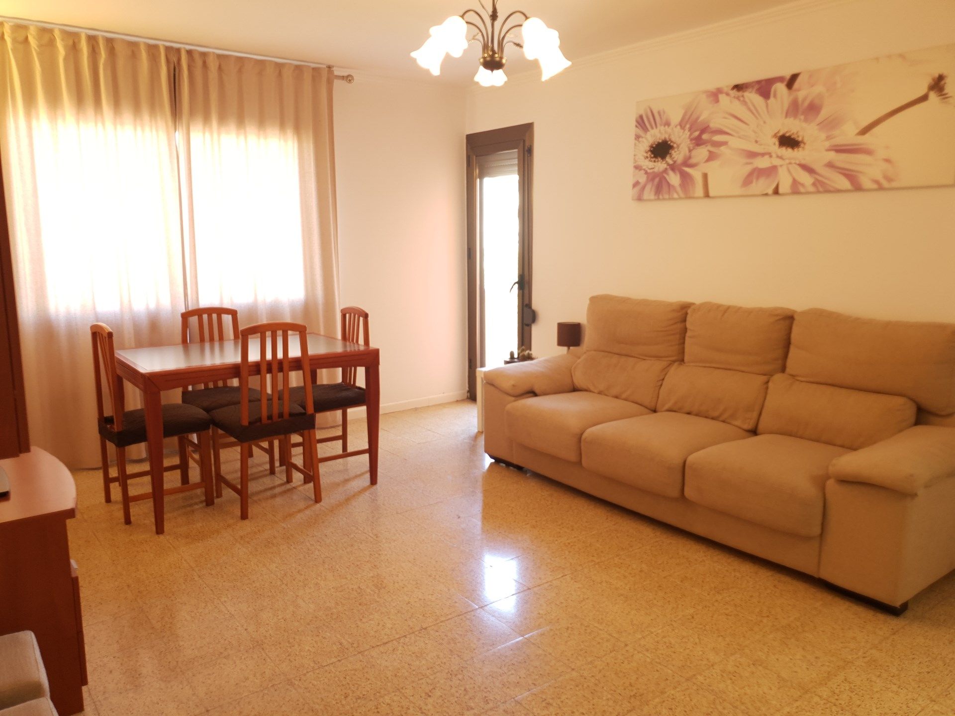 Living room of Flat for sale in Cerdanyola del Vallès  with Terrace and Balcony