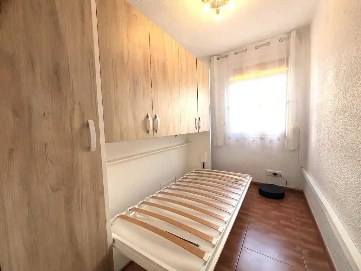 Bedroom of Flat for sale in Cornellà de Llobregat  with Air Conditioner, Furnished and Oven