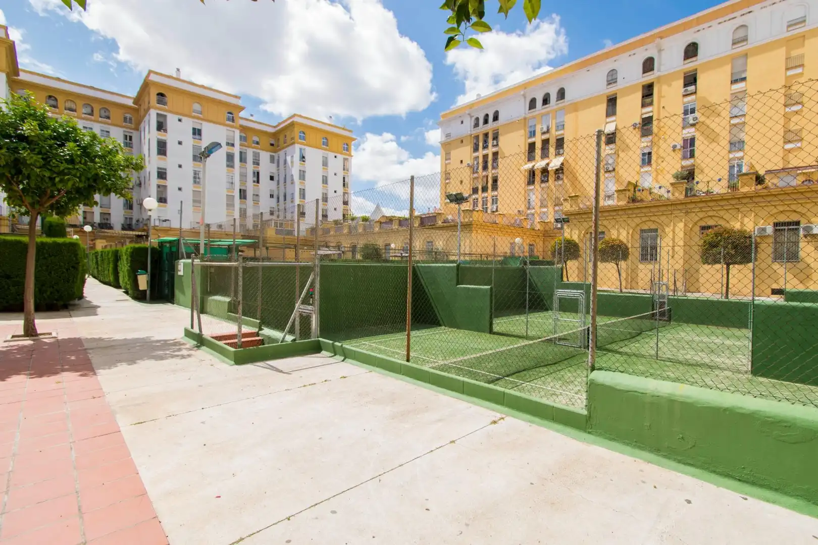 Flat for sale in Avenida ALCALDE LUIS URUÑUELA, Urbadiez - Entrepuentes