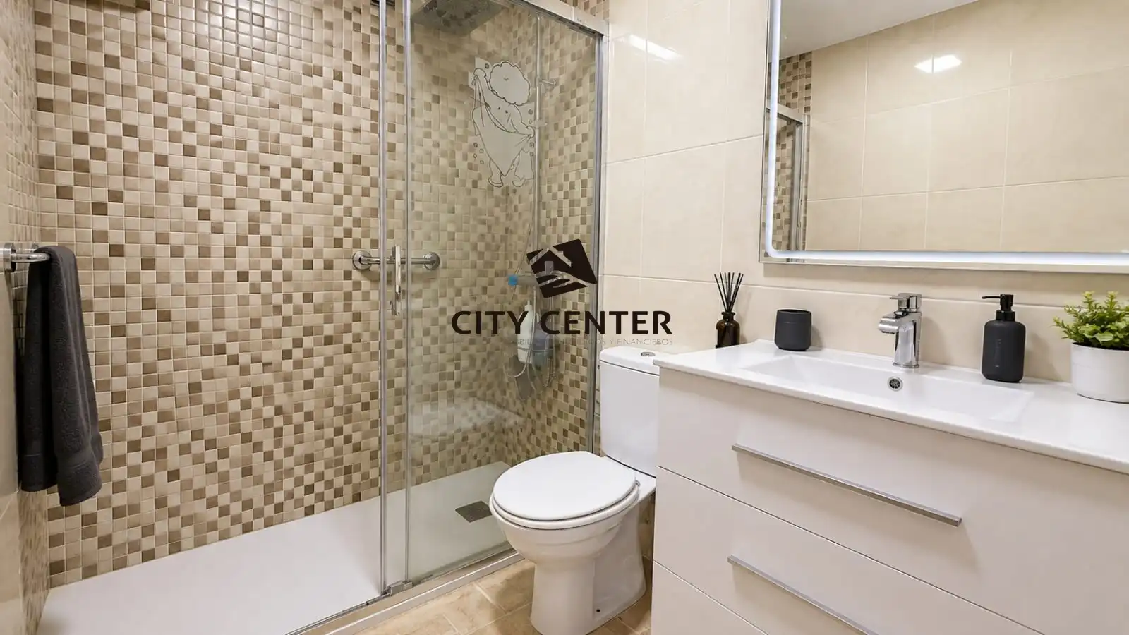 Baño de Apartamento en venta en Arona con Aire acondicionado, Trastero y Amueblado