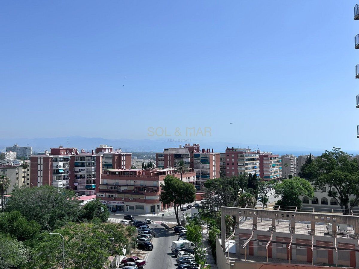 Vista exterior de Àtic en venda en Torremolinos amb Aire condicionat, Calefacció i Terrassa