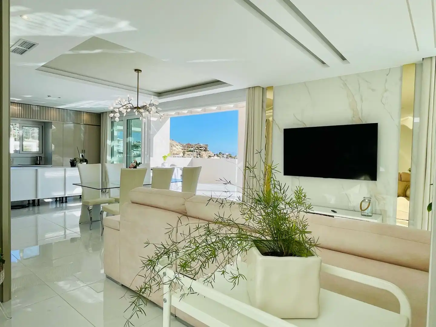 Sala de estar de Casa o chalet en venta en Benalmádena con Aire acondicionado, Jardín privado y Terraza
