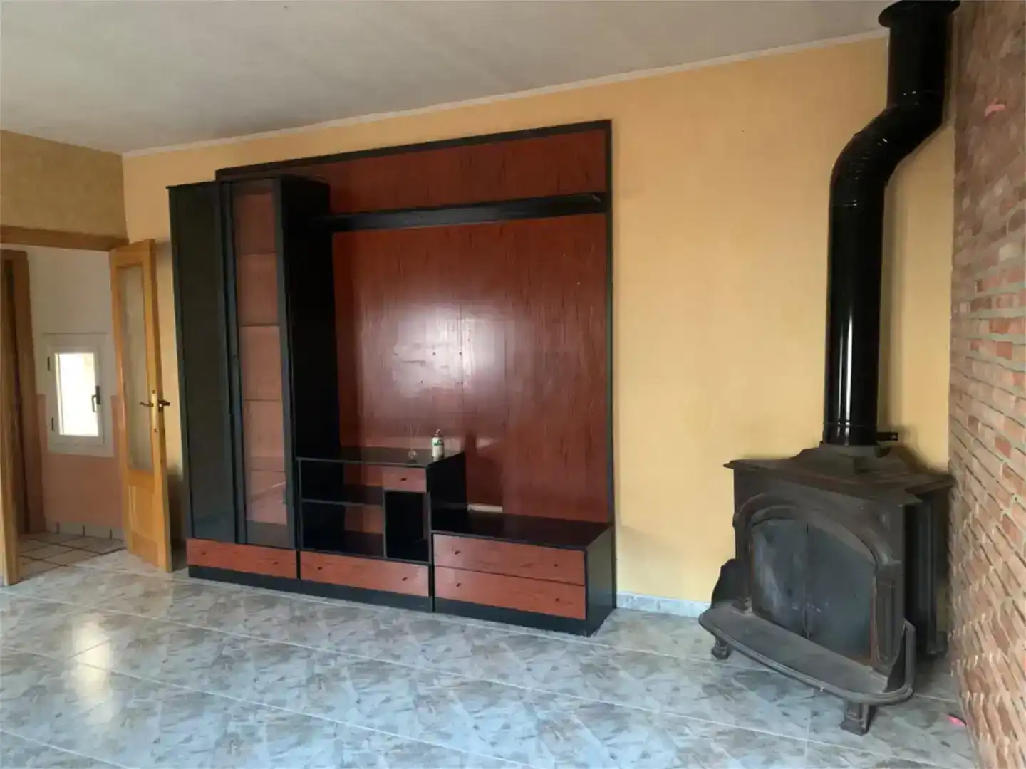 Sala d'estar de Casa adosada en venda en Brea de Aragón