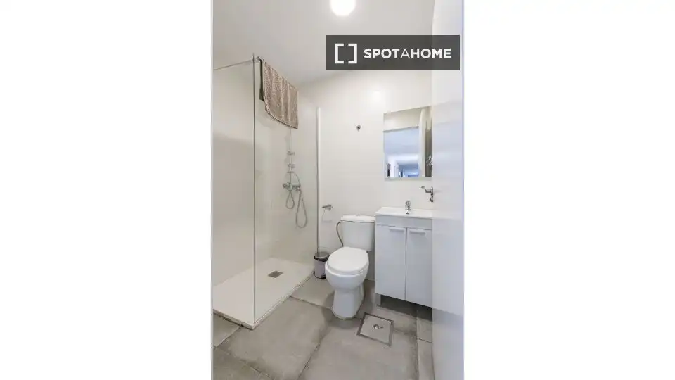 Bathroom of Flat for rent in Murcia  with Air Conditioner, Heating and Furnished