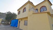 Außenansicht von Country house zum verkauf in Telde mit Privatgarten und Balkon