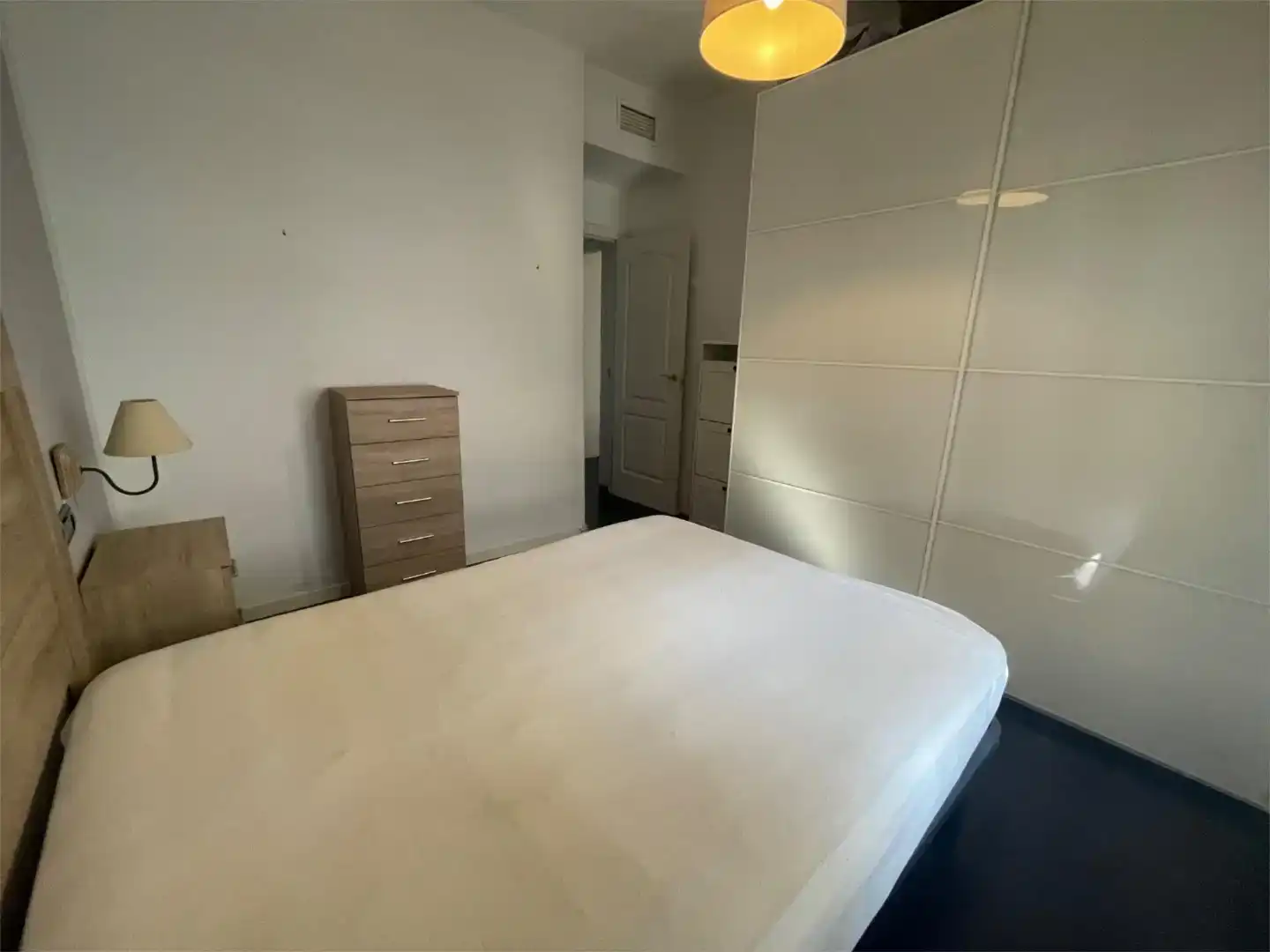 Bedroom of Flat for rent in Córdoba  with Air Conditioner, Private garden and Parquet flooring