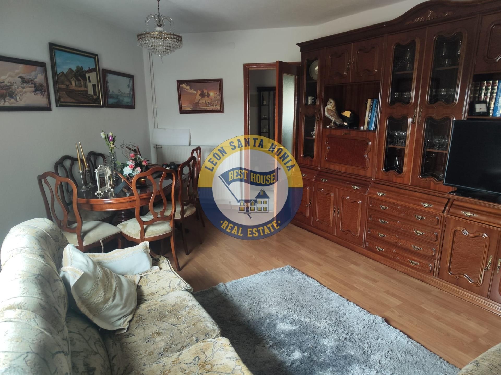 Living room of Flat for sale in León Capital   with Storage room and Furnished