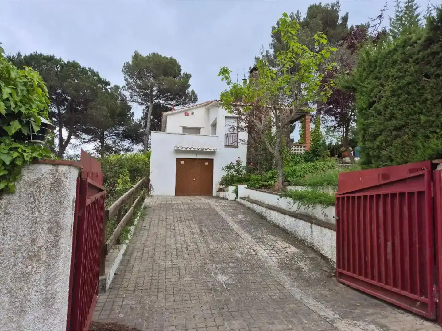 Vista exterior de Piso en venta en Sant Llorenç Savall, Barcelona