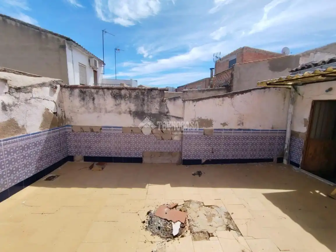Semi-detached house for sale in Mengíbar, imagen 2
