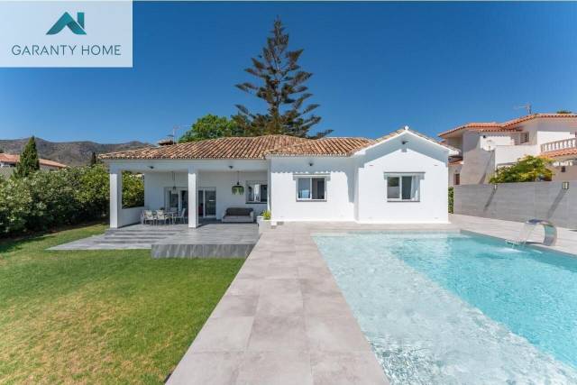 Casa-chalet en Venta en Cortijo de Maza - Finca Monsalvez - El Olivar