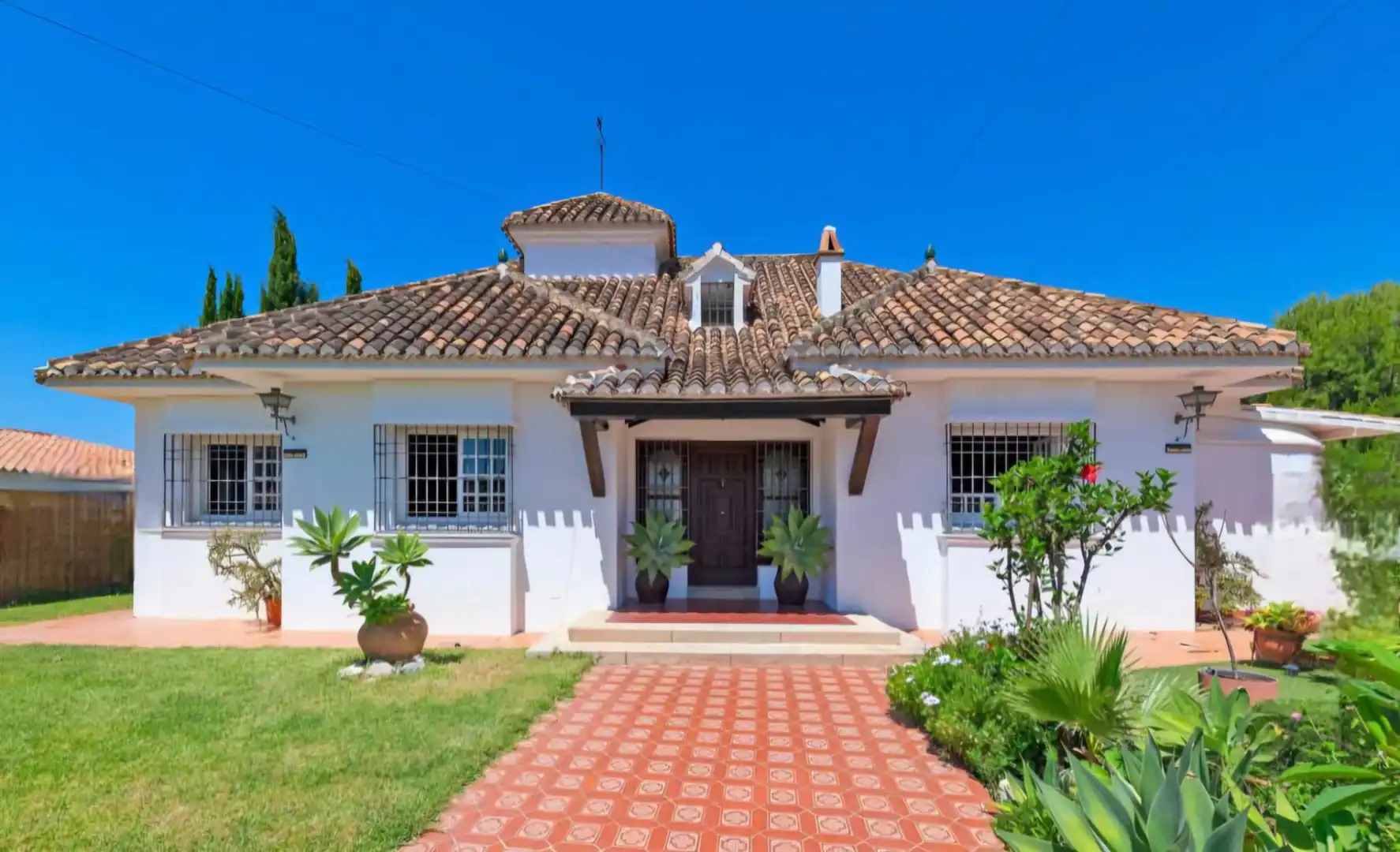 Vista exterior de Casa o chalet en venta en Rincón de la Victoria con Aire acondicionado, Jardín privado y Terraza