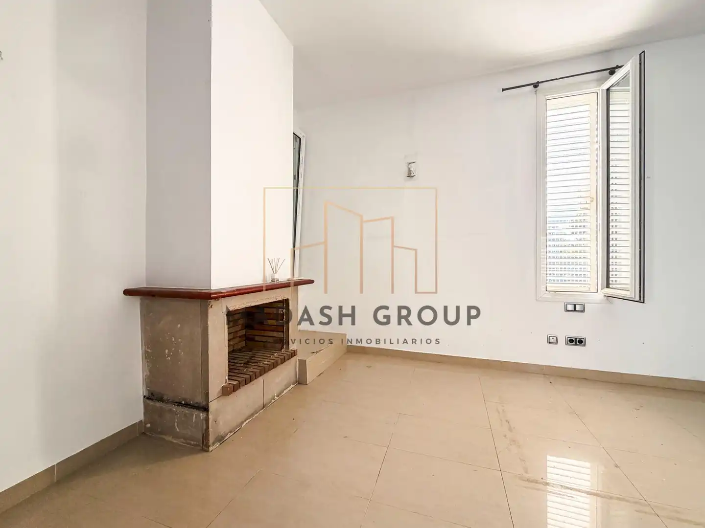 Casa con terrazza in vendita a Carrer ROGER, imagen 5