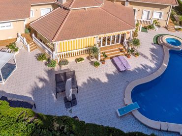 Villa con piscina in vendita a Orihuela Costa