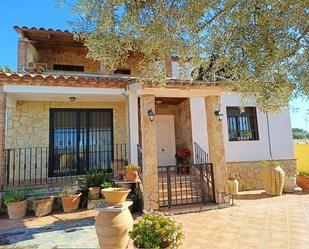 Vista exterior de Casa o xalet en venda en Castellón de la Plana / Castelló de la Plana amb Aire condicionat, Calefacció i Jardí privat