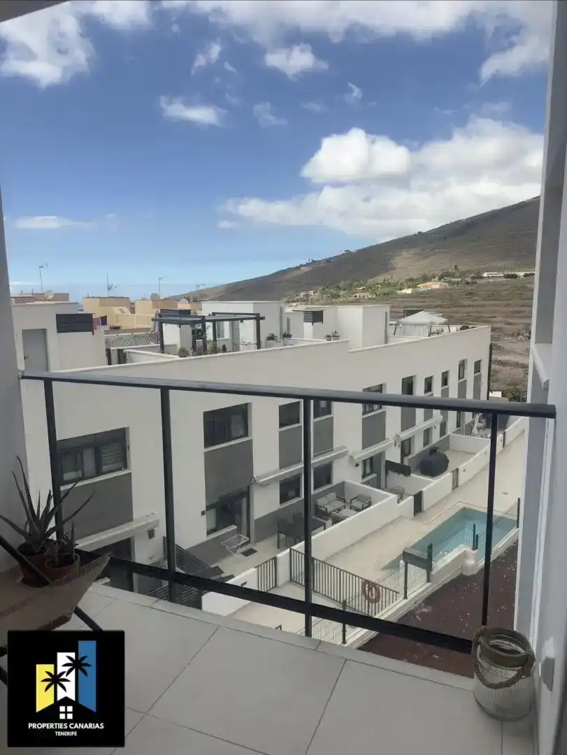 Vista exterior de Apartamento en venta en Adeje con Piscina y Balcón