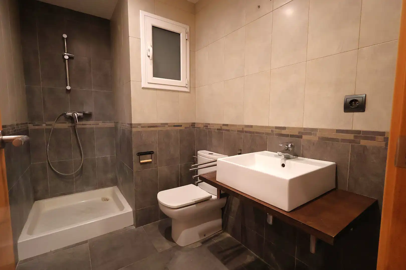 Baño de Piso en venta en Terrassa con Calefacción