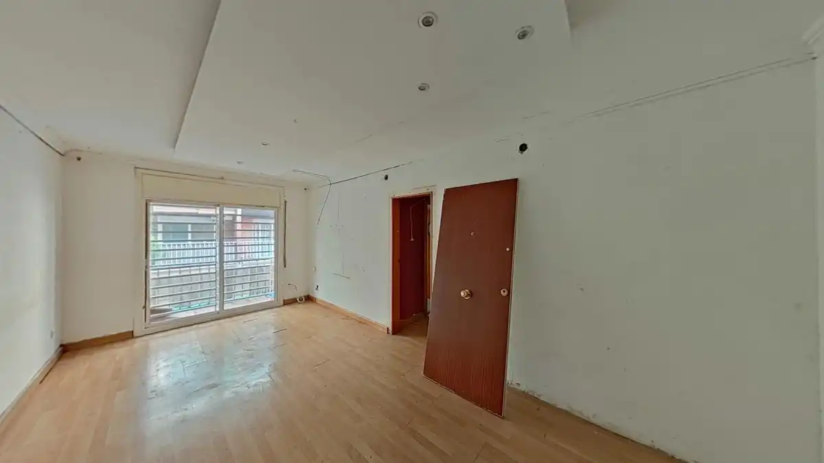 Piso en venta en Cerdanyola del Vallès con Balcón