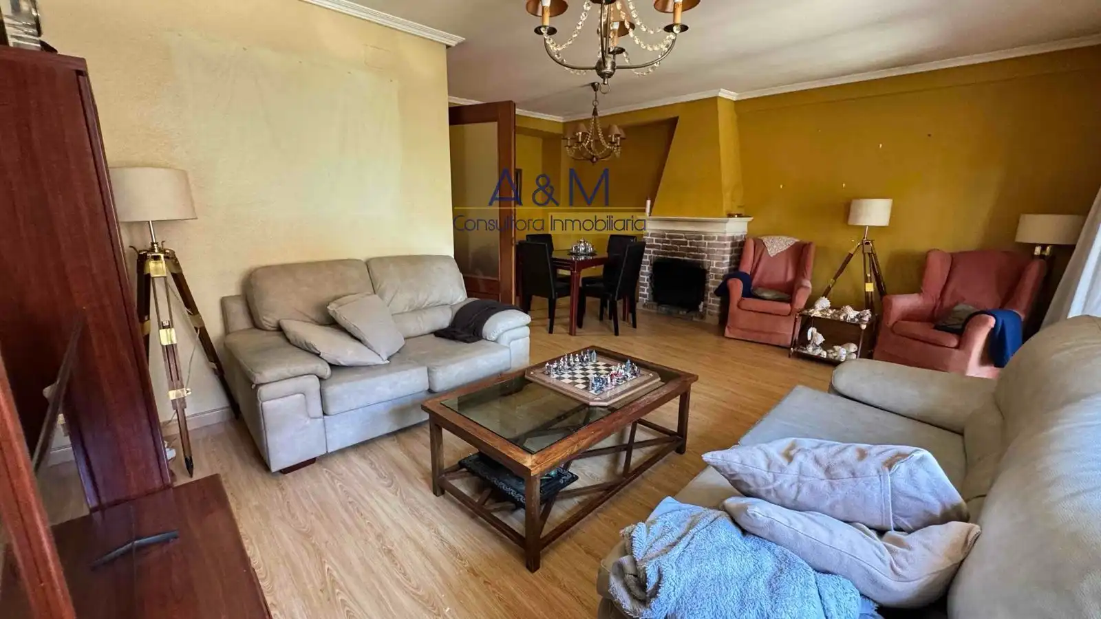 Sala de estar de Casa adosada en venta en Cistérniga con Calefacción, Jardín privado y Terraza