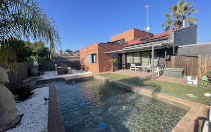 Piscina de Casa o xalet en venda en Canovelles amb Aire condicionat, Calefacció i Jardí privat