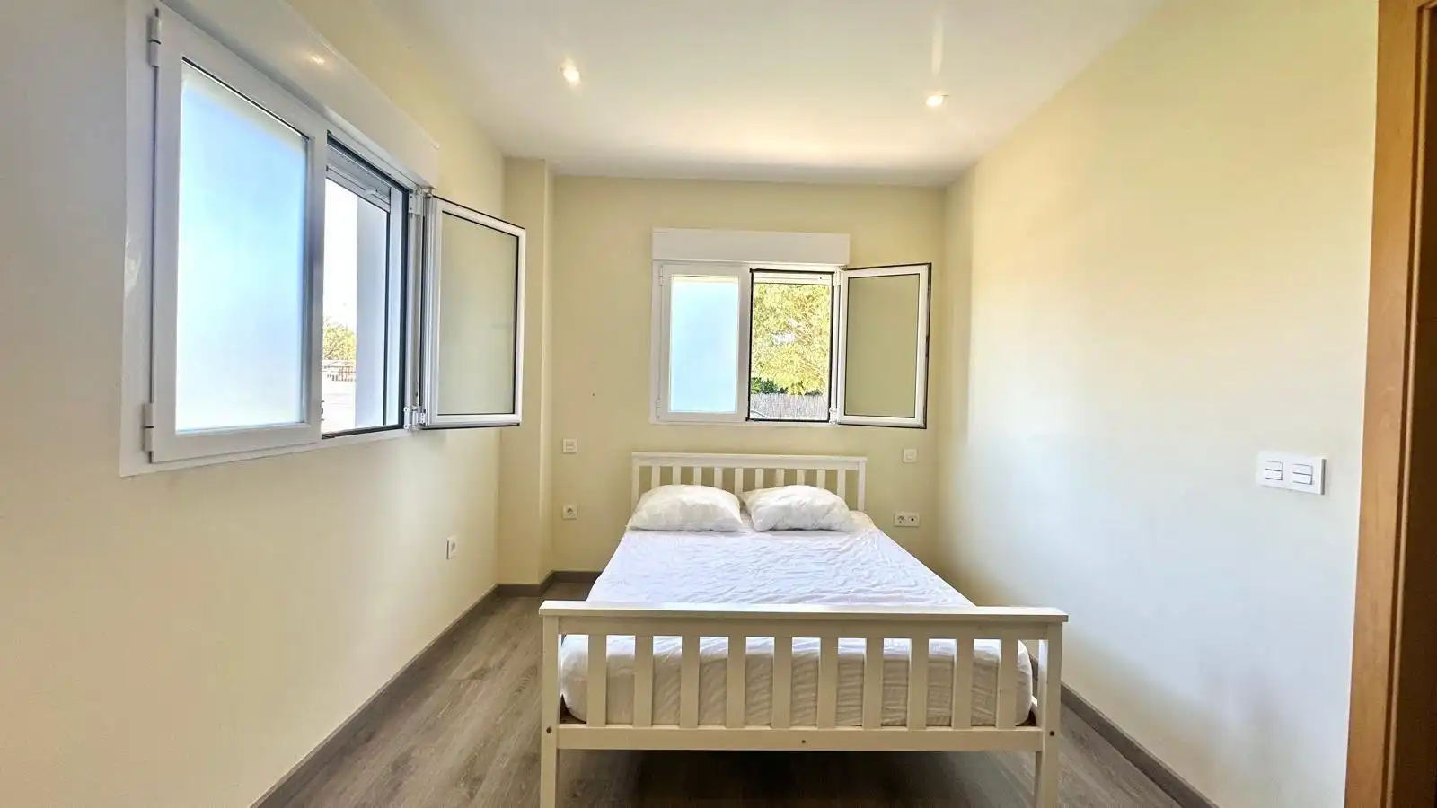 Dormitori de Apartament en venda en Orihuela amb Terrassa i Moblat