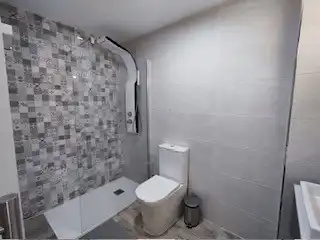 Badezimmer von Geschaftsraum zum Verkauf in Málaga mit Klimaanlage, Heizung und Möbliert