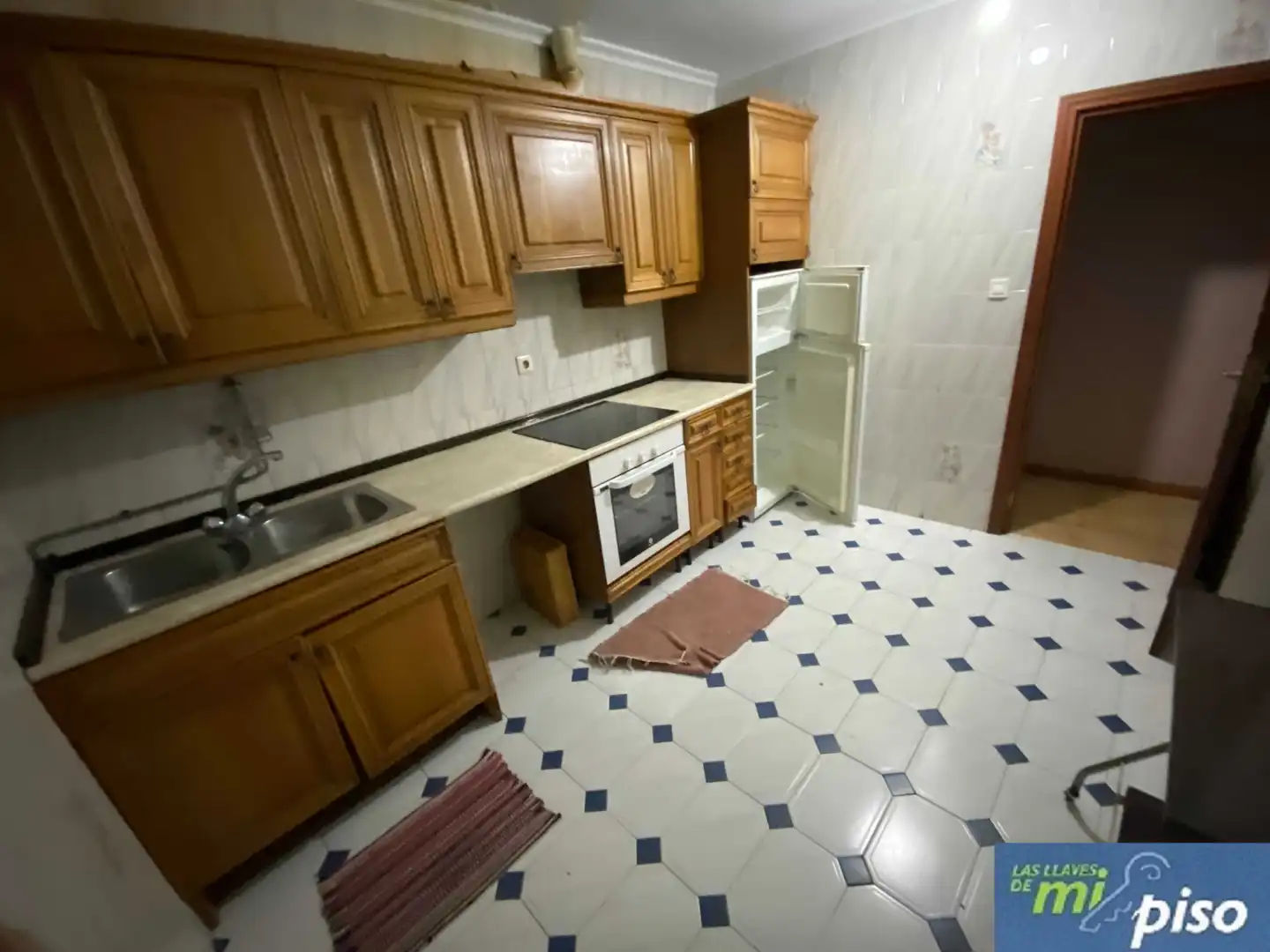 Kitchen of Flat for sale in Tordesillas  with Parquet flooring, Terrace and Furnished