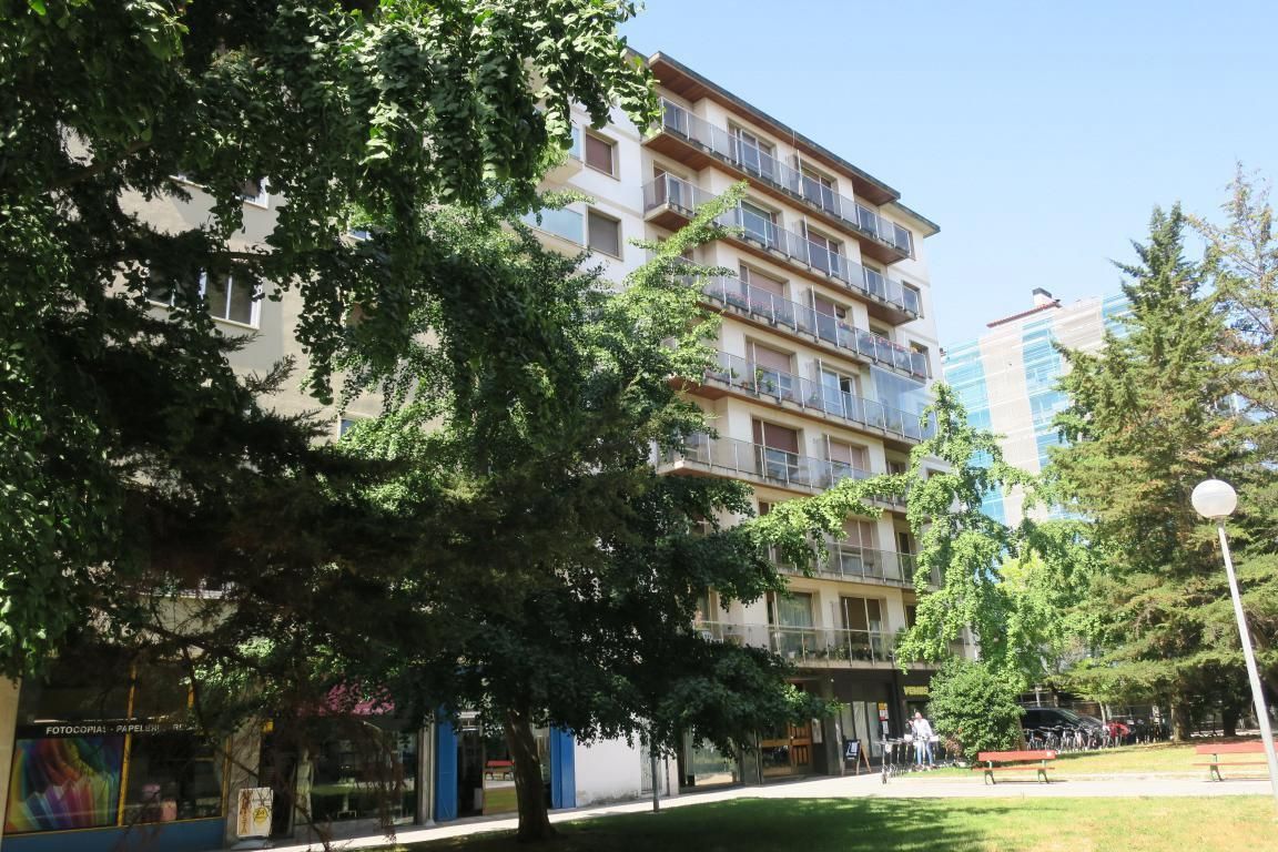 Vista exterior de Pis en venda en  Pamplona / Iruña amb Calefacció, Parquet i Terrassa