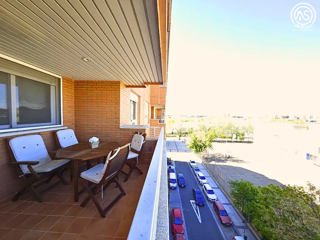 Flat for rent in Calle de la Sierra de Vicor, 21, La Almozara