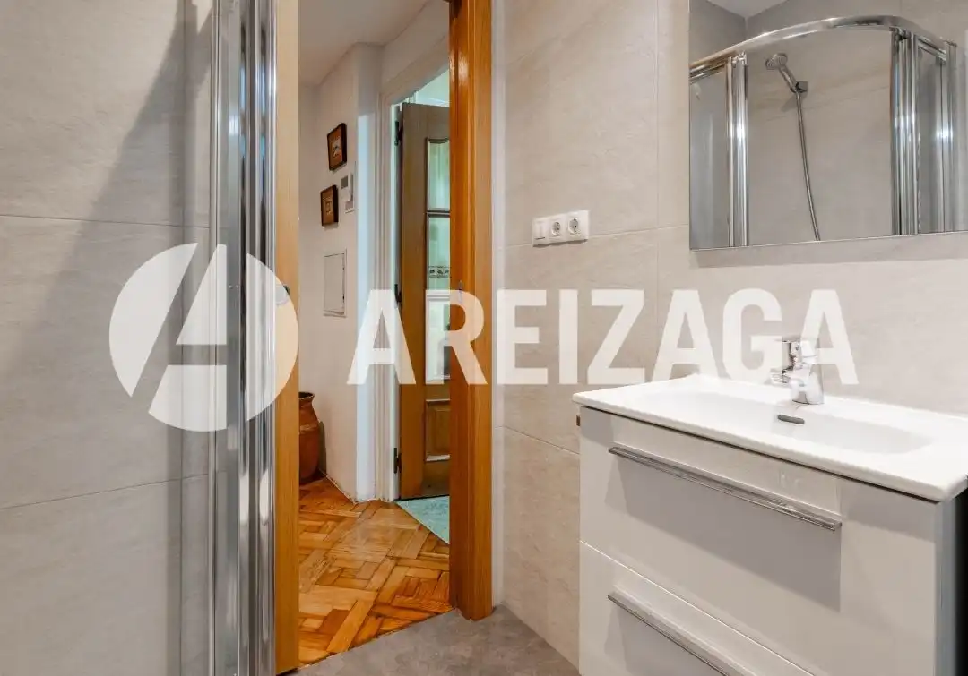 Schlafzimmer von Wohnung zum Verkauf in Donostia - San Sebastián  mit Heizung, Terrasse und Möbliert