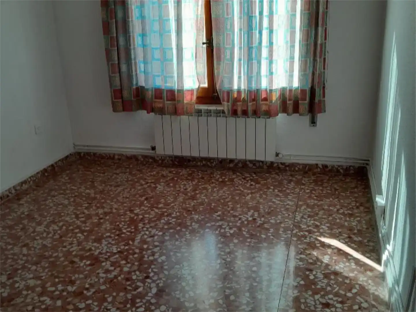 Piso en venta en María de Huerva con Balcón