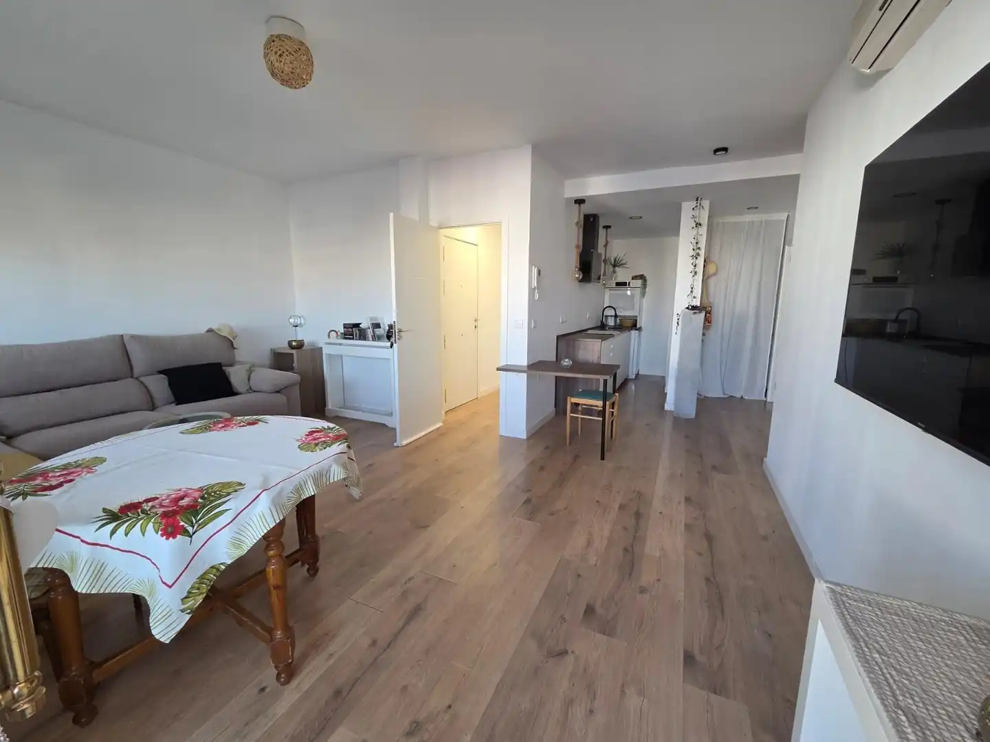 Piso con terraza en venta en Calle CIRUELA 4, imagen 2