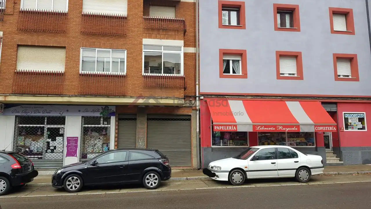 Geschaftsraum zum Verkauf in León Capital 