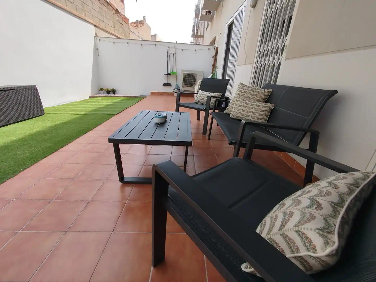 Terrasse von Wohnung zum Verkauf in Vilallonga del Camp mit Klimaanlage, Heizung und Privatgarten