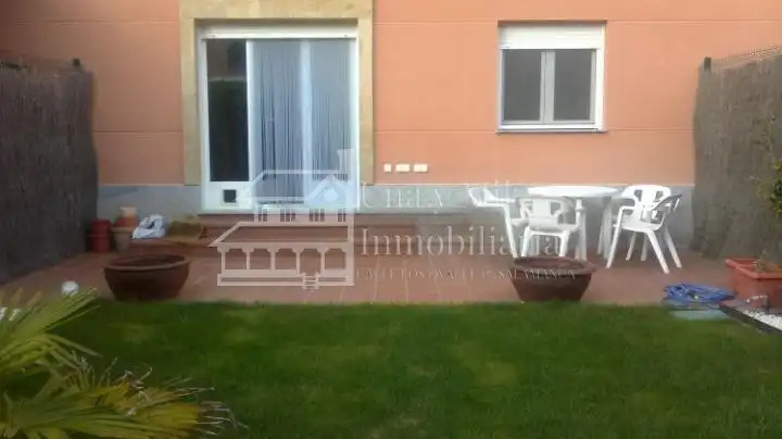 Jardín de Casa o chalet en venta en Doñinos de Salamanca con Calefacción, Terraza y Trastero