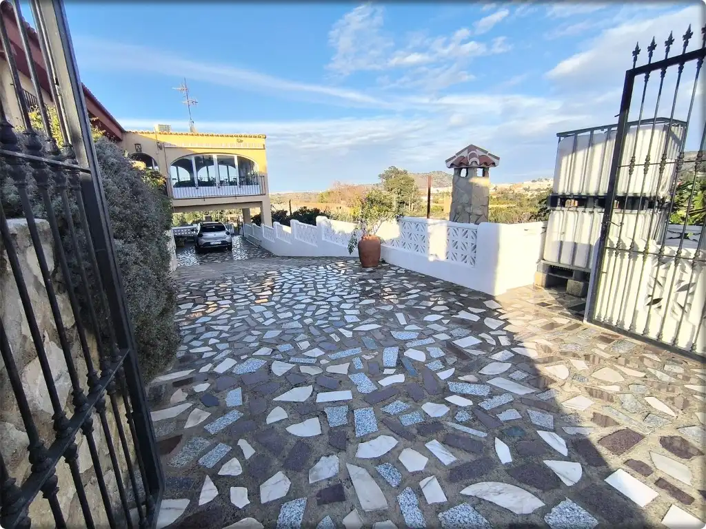 Houses for sale in Potries