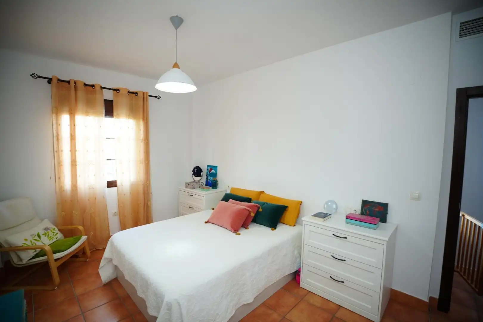 Dormitori de Casa o xalet en venda en Alcalá de Guadaira amb Aire condicionat i Terrassa