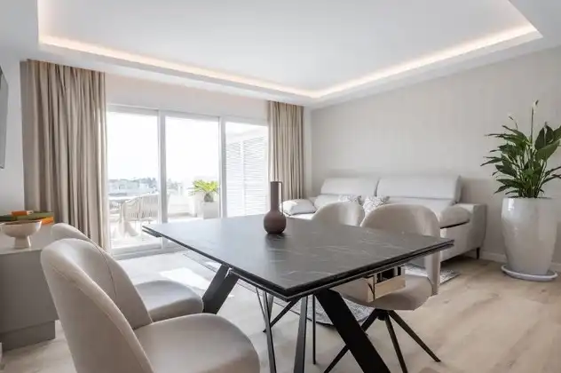 Comedor de Ático en venta en Marbella con Aire acondicionado, Calefacción y Jardín privado