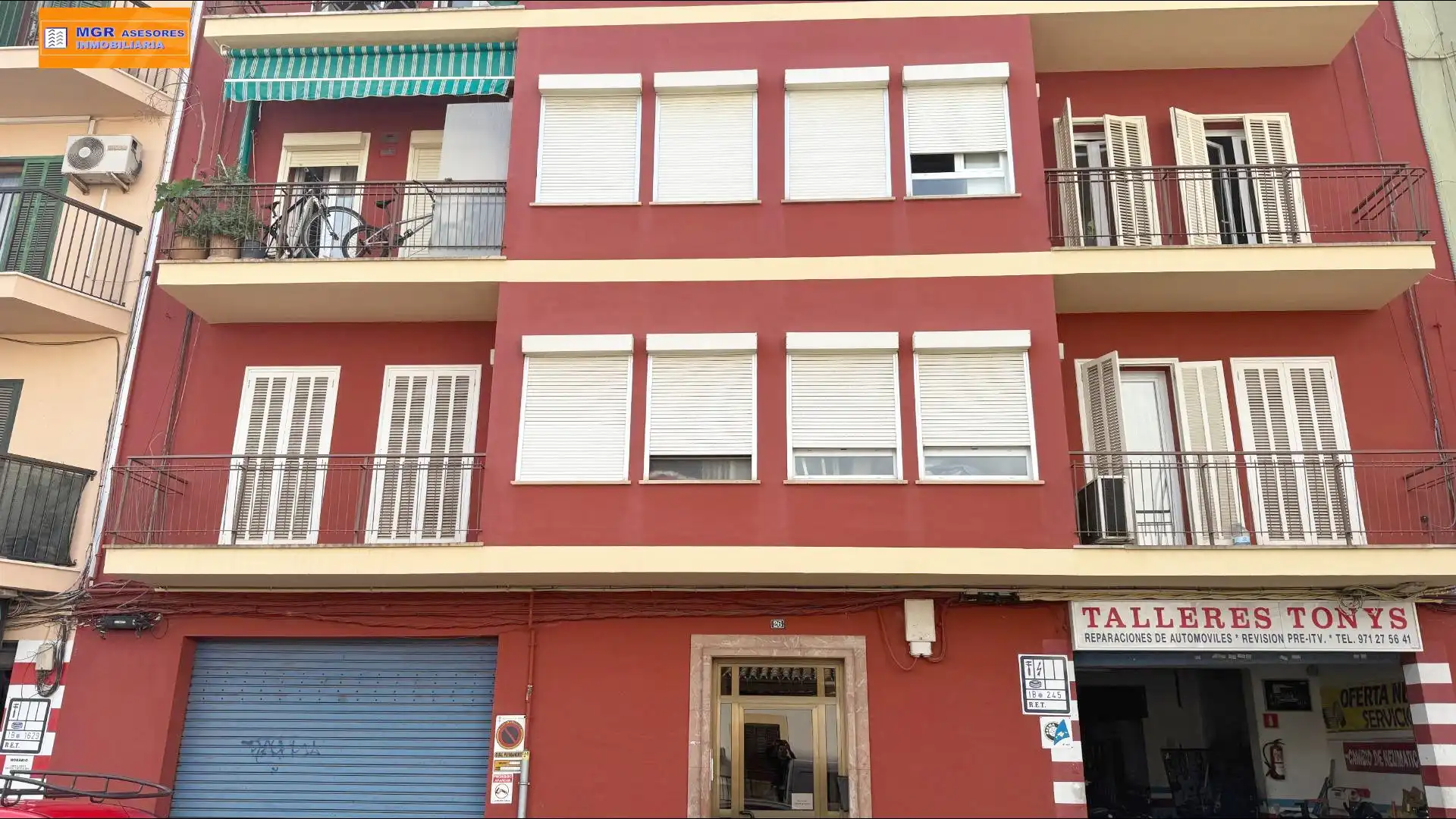 Piso con terraza en venta en Llevant