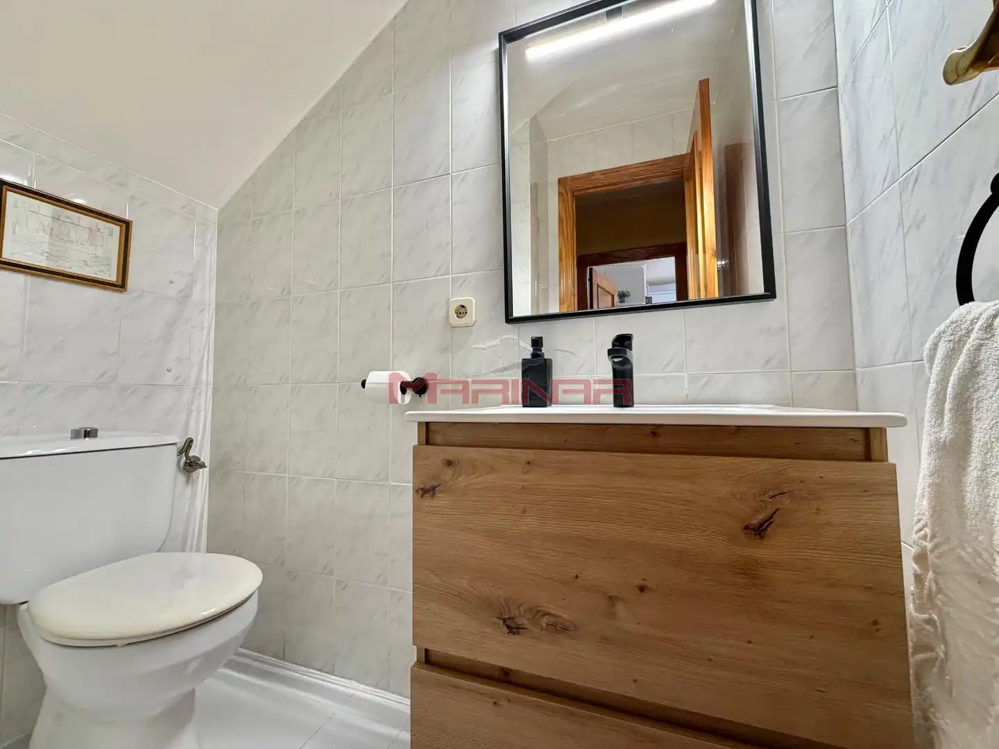 Badezimmer von Einfamilien-Reihenhaus zum Verkauf in Seseña mit Klimaanlage, Heizung und Privatgarten