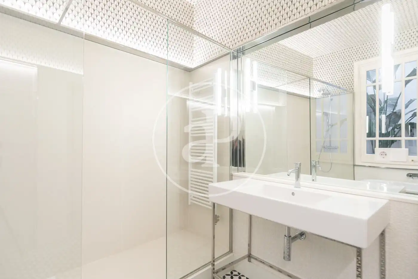 Baño de Piso en venta en Barcelona con Aire acondicionado, Calefacción y Jardín privado