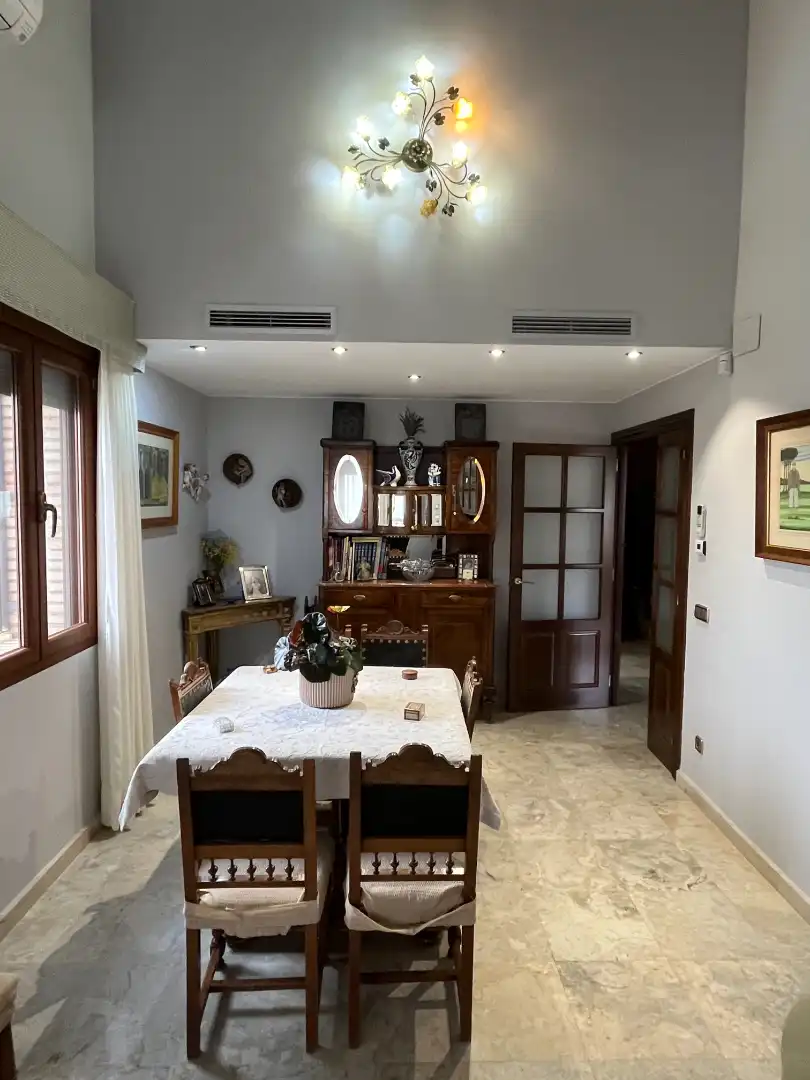 Menjador de Casa o xalet en venda en Zaragoza amb Aire condicionat, Calefacció i Jardí privat