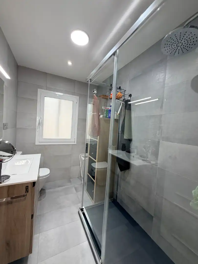 Badezimmer von Wohnung zum Verkauf in Valdemorillo mit Klimaanlage, Heizung und Privatgarten