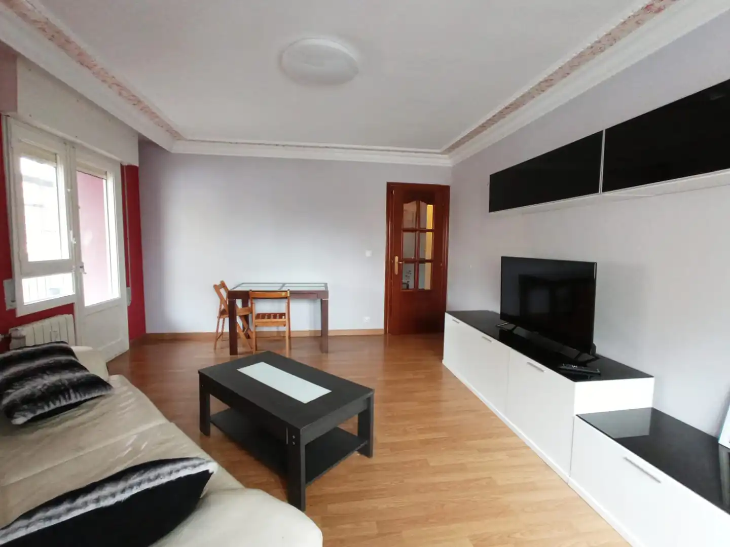 Sala d'estar de Pis en venda en Burgos amb Calefacció i Terrassa
