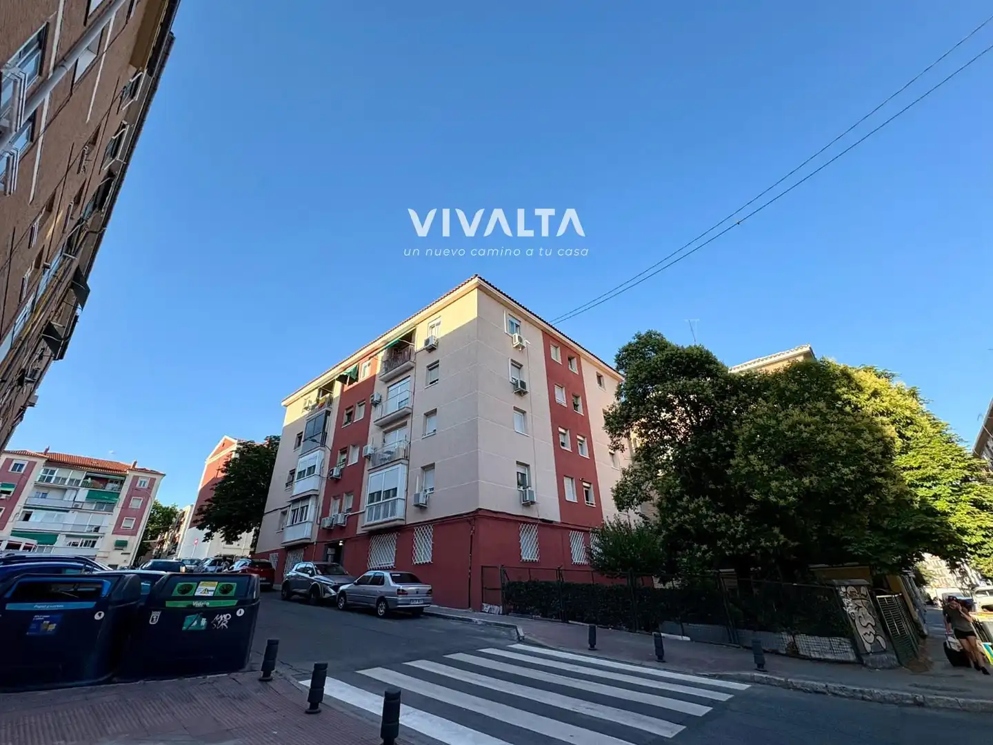Vista exterior de Pis en venda en Madrid amb Calefacció