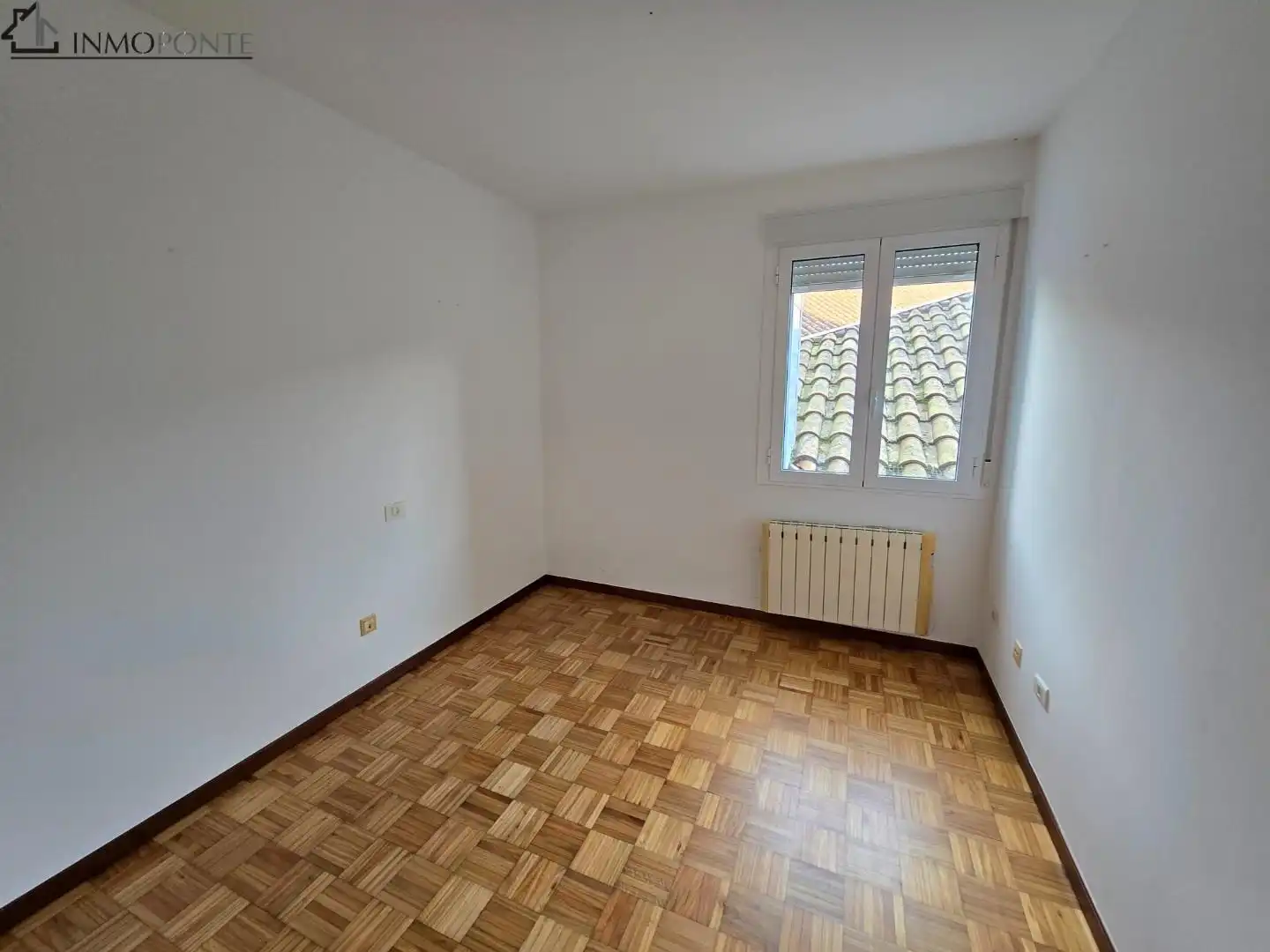 Bedroom of Flat for rent in Pontevedra Capital 